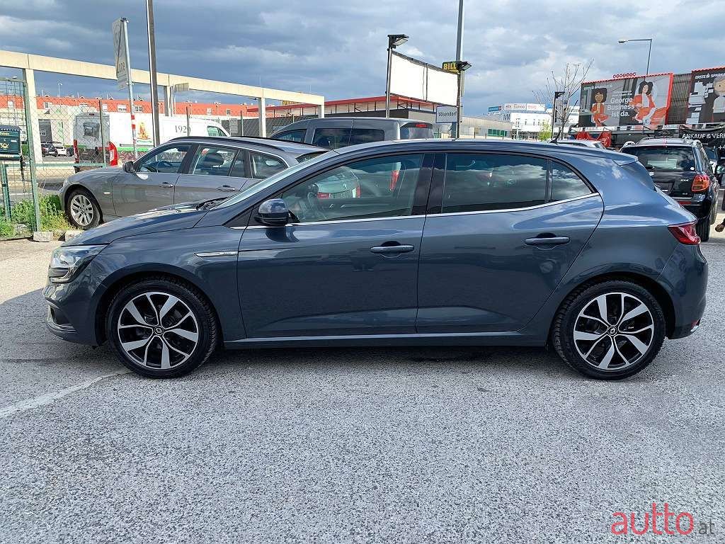 2019' Renault Megane photo #2