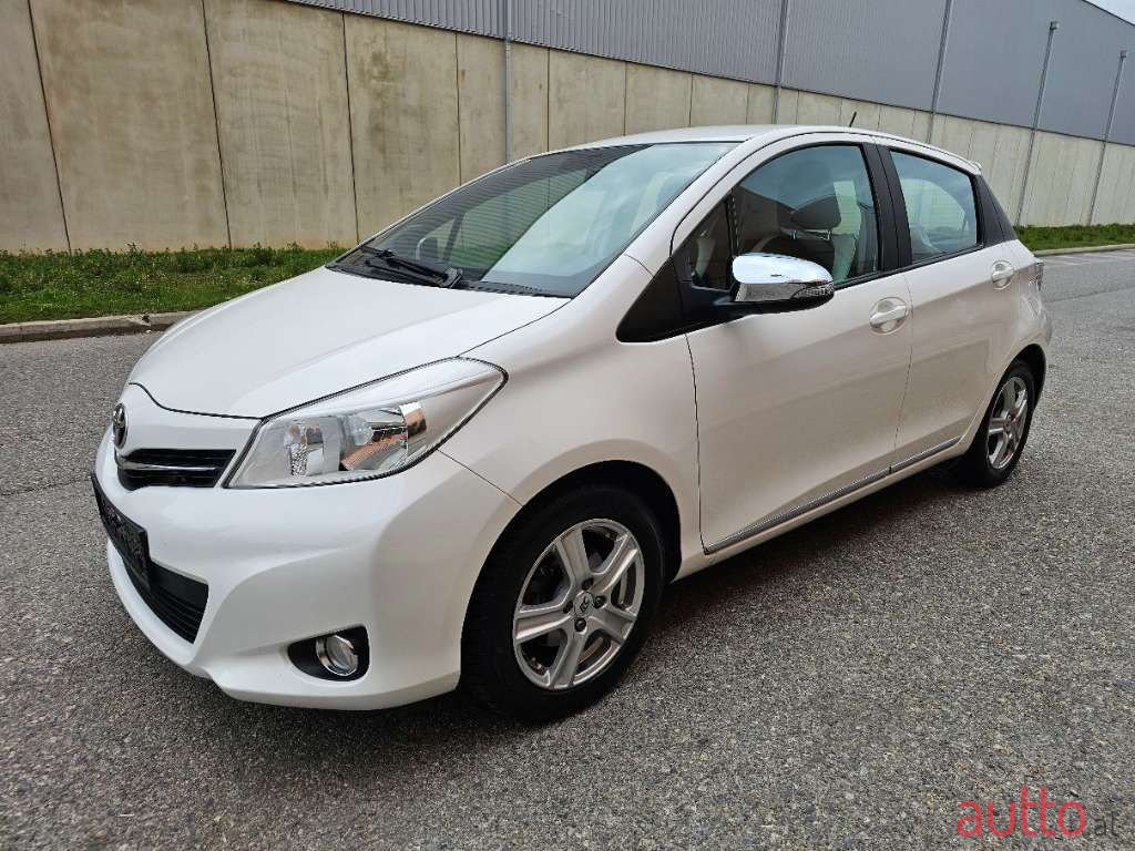2013' Toyota Yaris photo #1