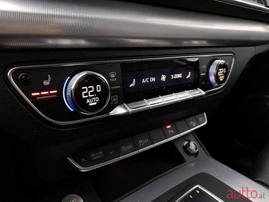 2019' Audi Q5 photo #6