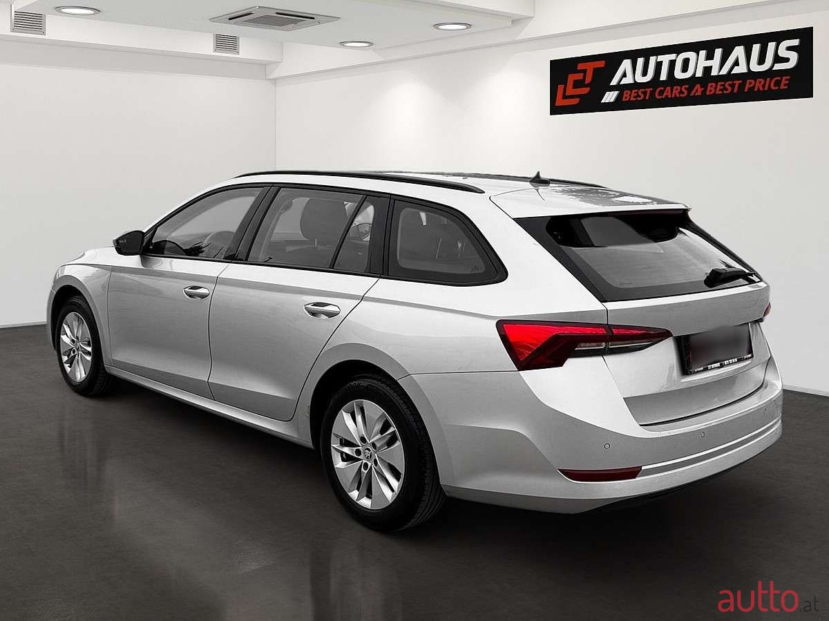 2022' Skoda Octavia photo #3