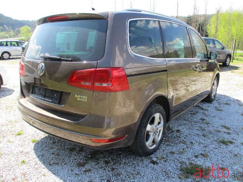 2012' Volkswagen Sharan photo #3