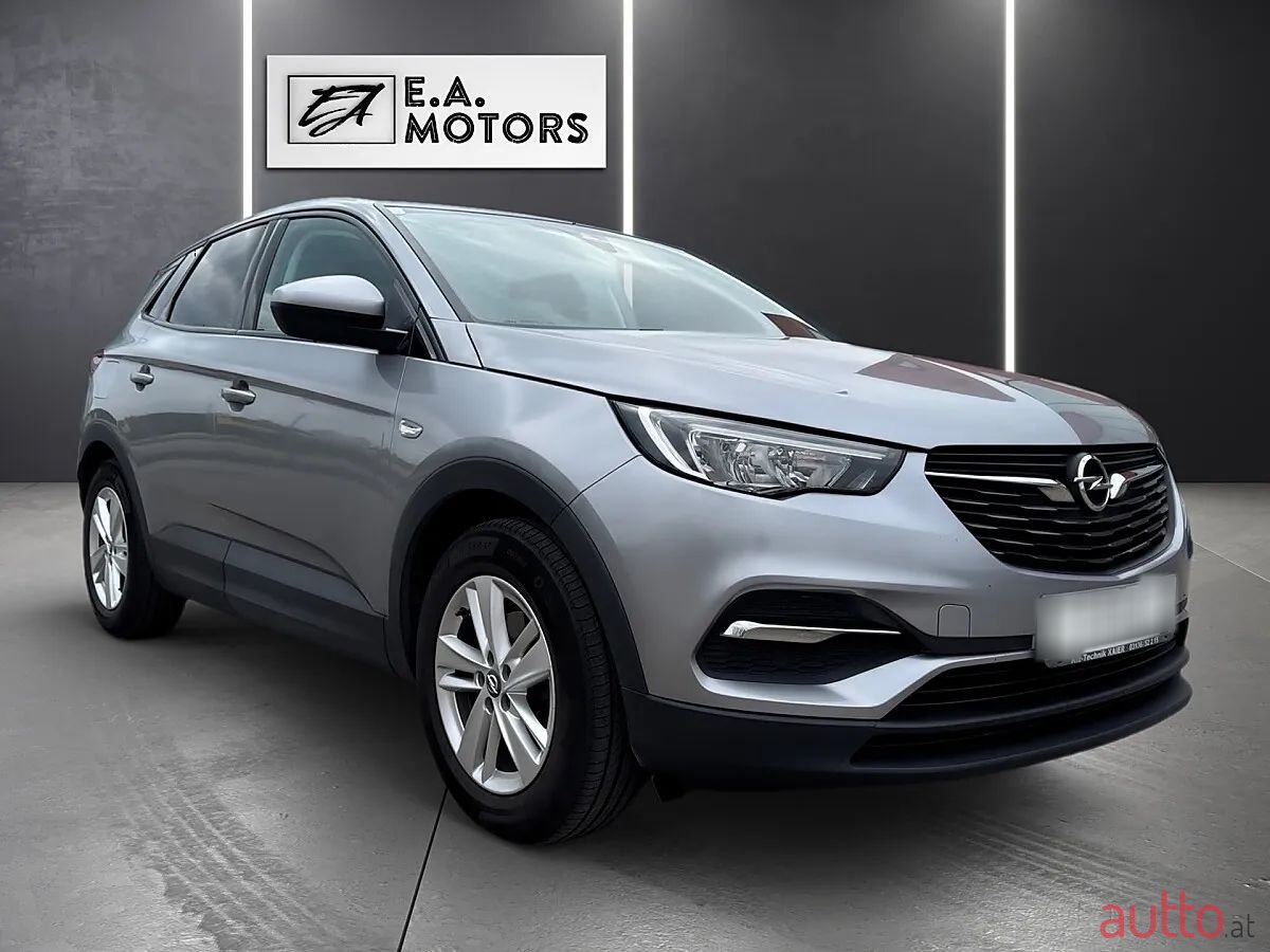 2020' Opel Grandland X photo #3
