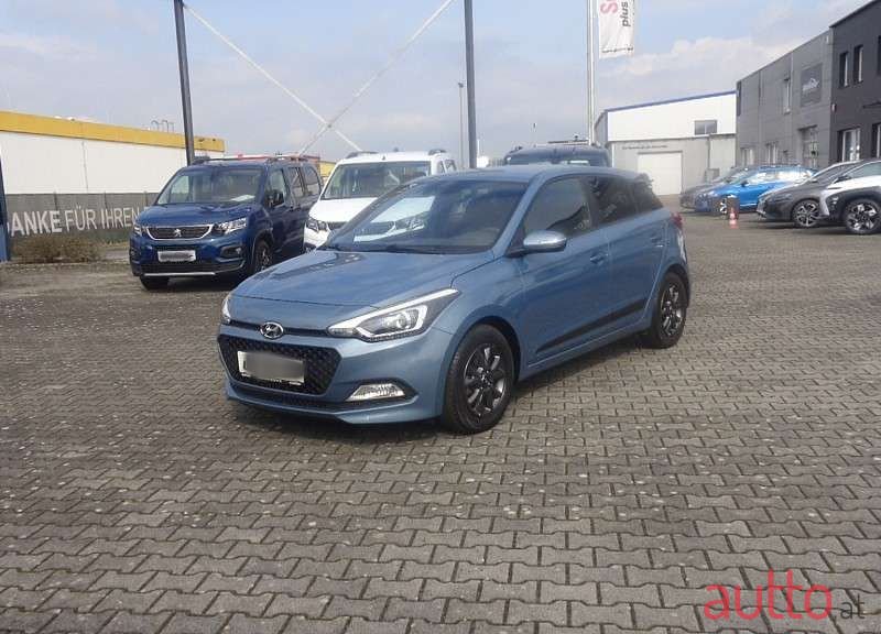 2017' Hyundai i20 photo #2