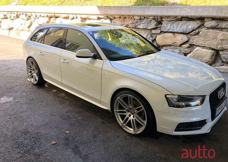 2012' Audi A4 photo #1