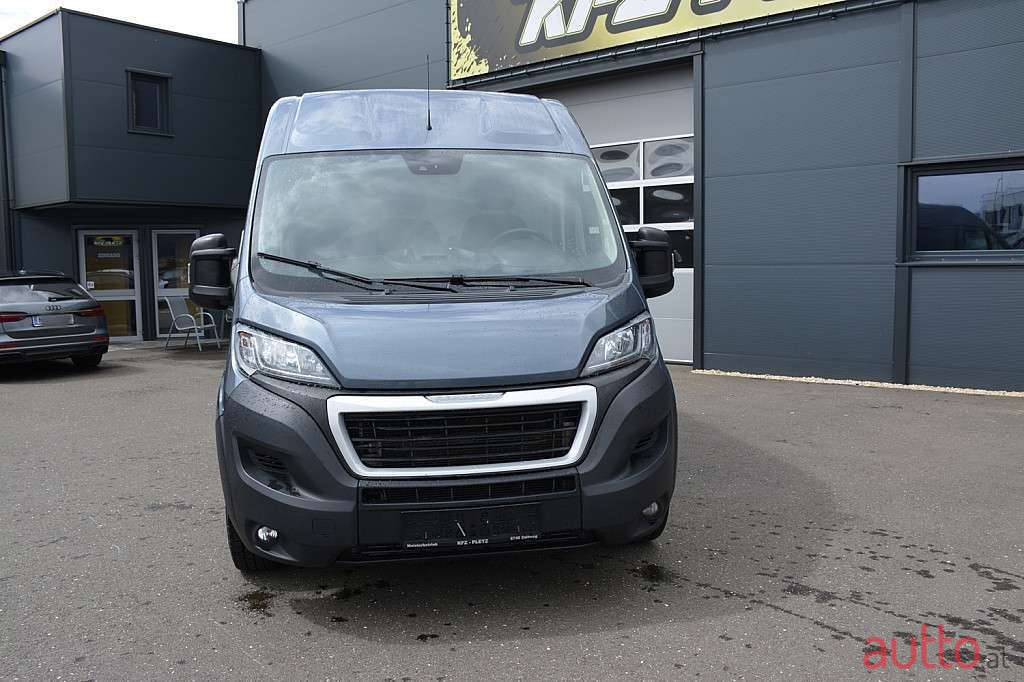 2020' Peugeot Boxer photo #2