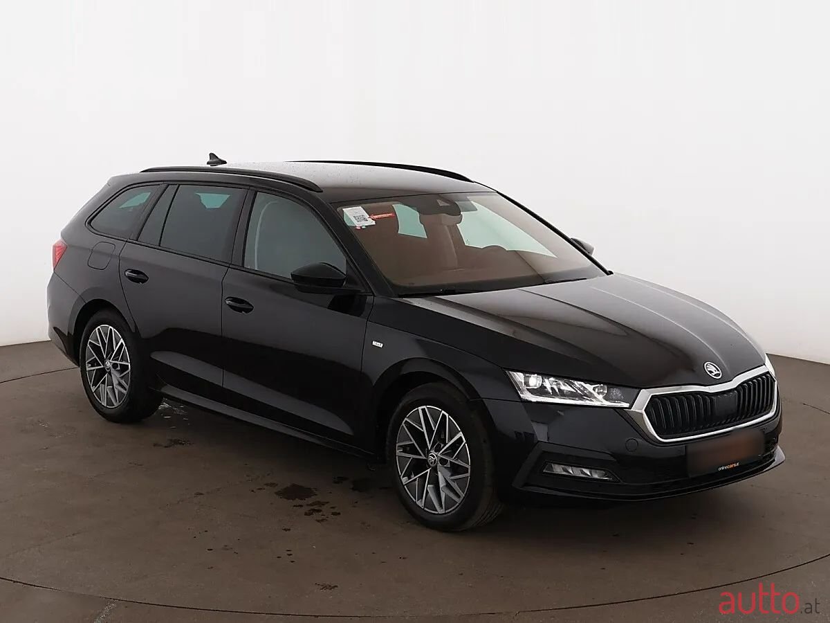 2023' Skoda Octavia photo #3