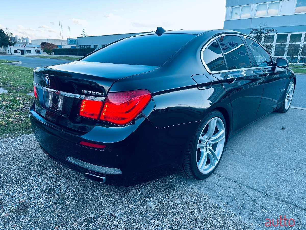 2011' BMW 7Er-Reihe photo #5