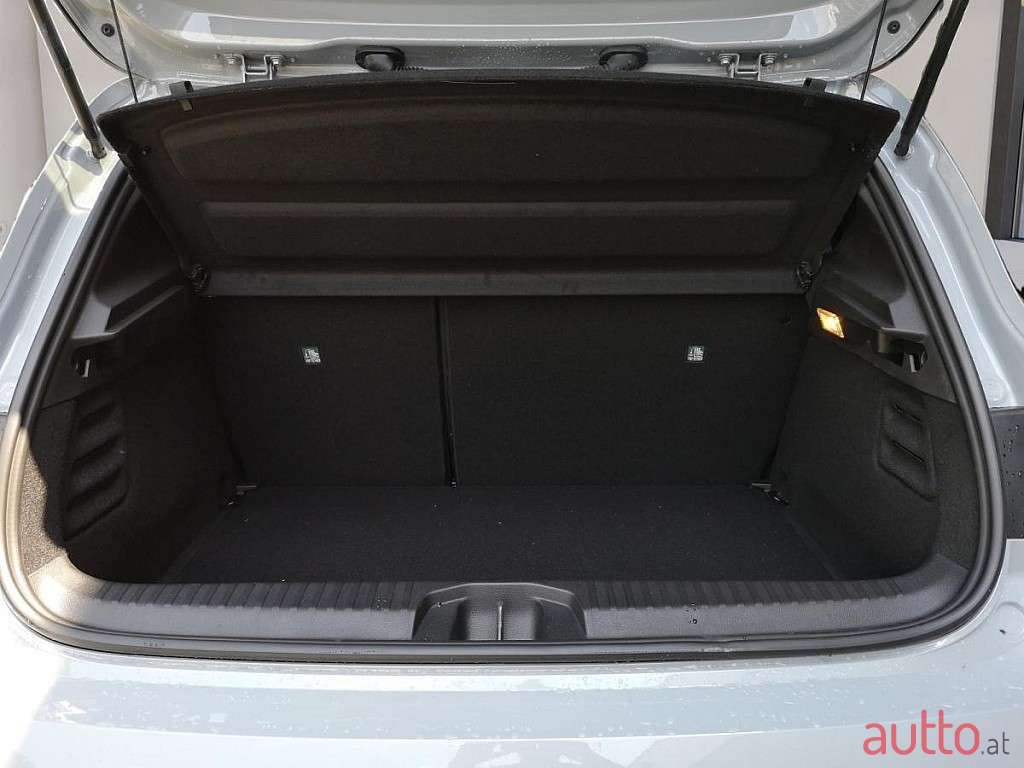 2024' Renault Clio photo #5