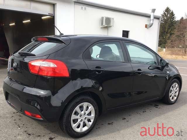 2015' Kia Rio photo #5