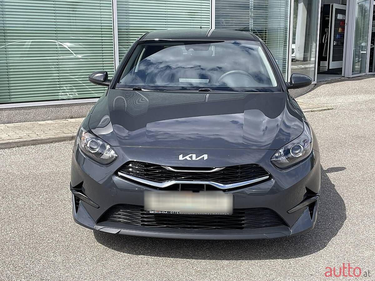 2022' Kia Ceed photo #2