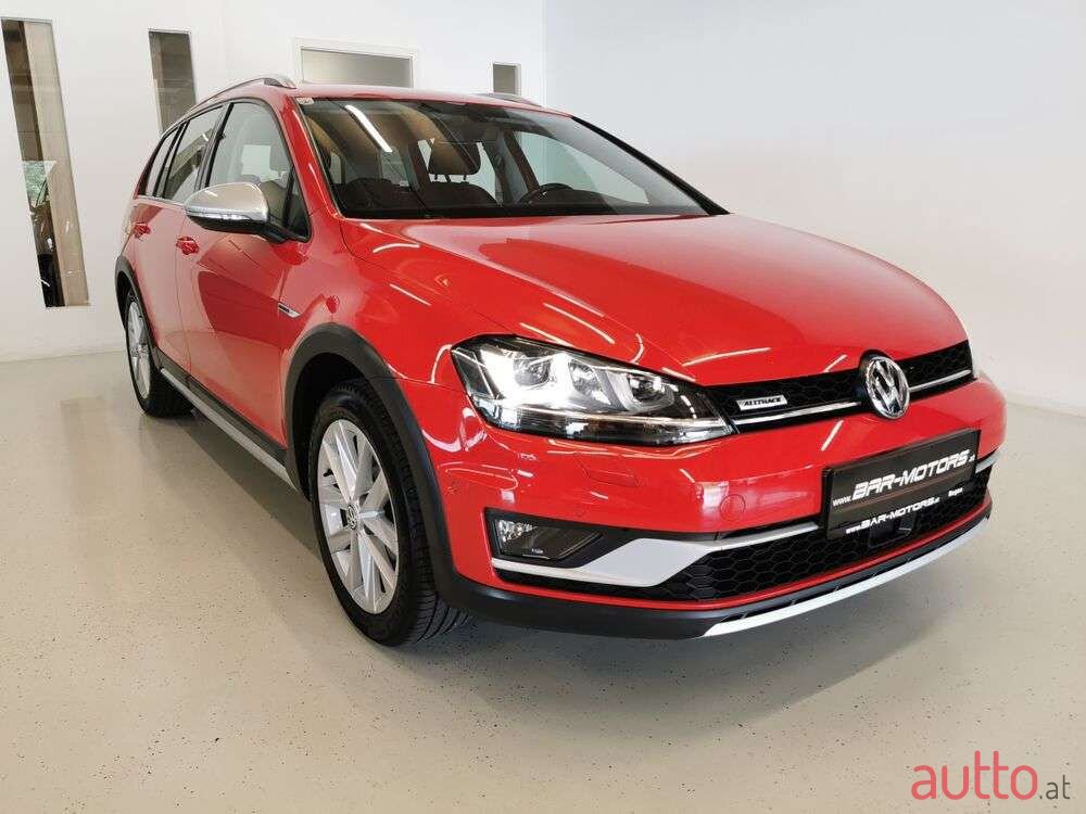 2016' Volkswagen Golf photo #2