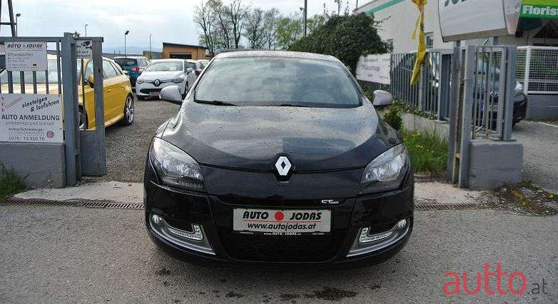 2013' Renault Megane photo #2