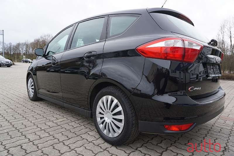 2012' Ford C-MAX photo #3