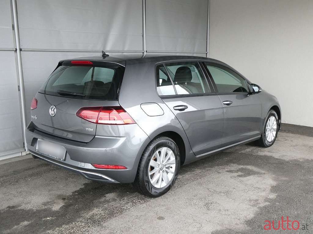 2017' Volkswagen Golf photo #4