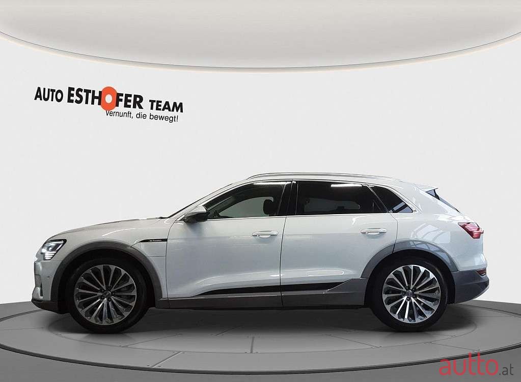 2019' Audi e-tron photo #3