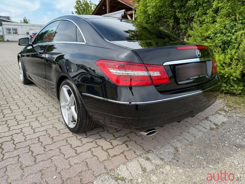 2010' Mercedes-Benz E-Klasse photo #5