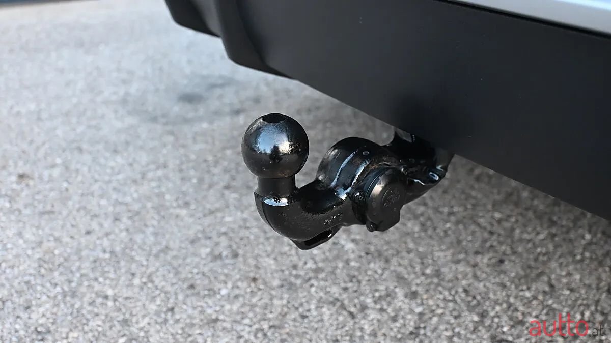 2020' Audi Q3 photo #6