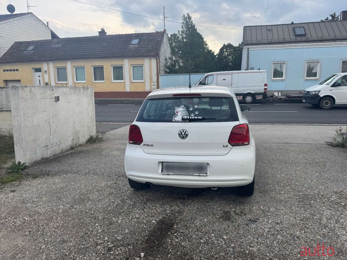 2010' Volkswagen Polo photo #4