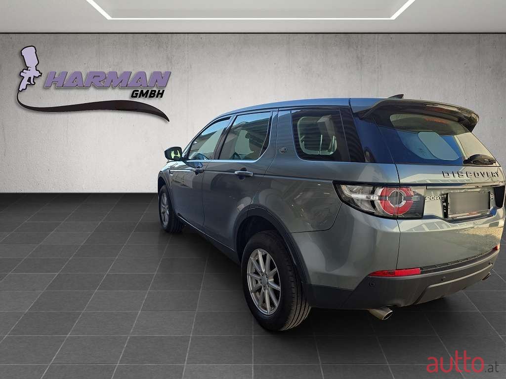 2017' Land Rover Discovery Sport photo #3