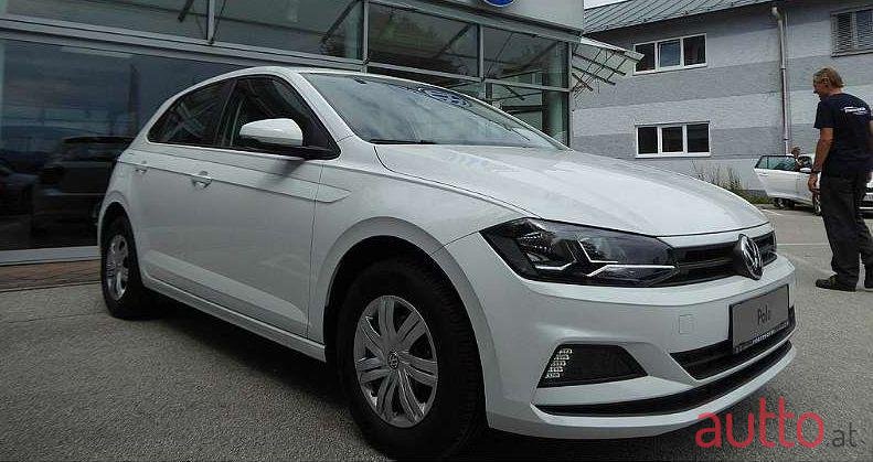 2019' Volkswagen Polo photo #3