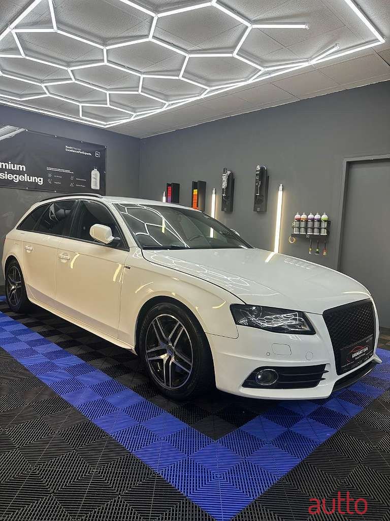 2010' Audi A4 photo #3