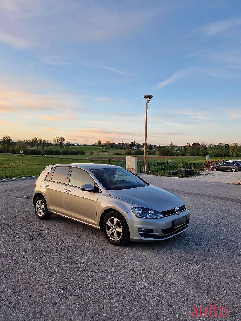 2013' Volkswagen Golf photo #3