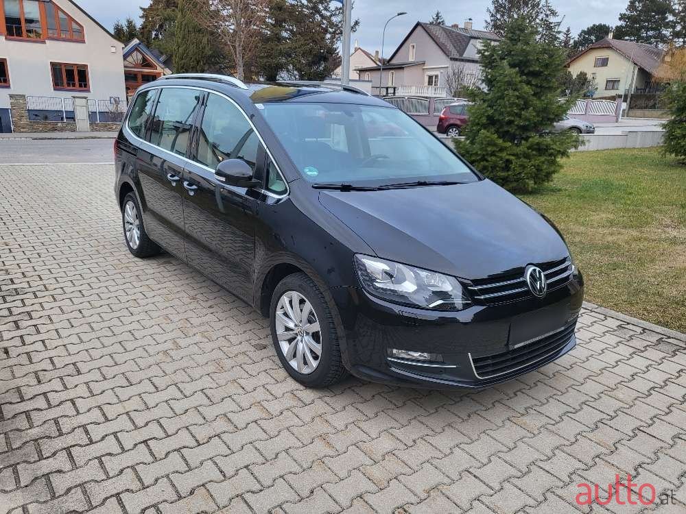 2013' Volkswagen Sharan photo #1