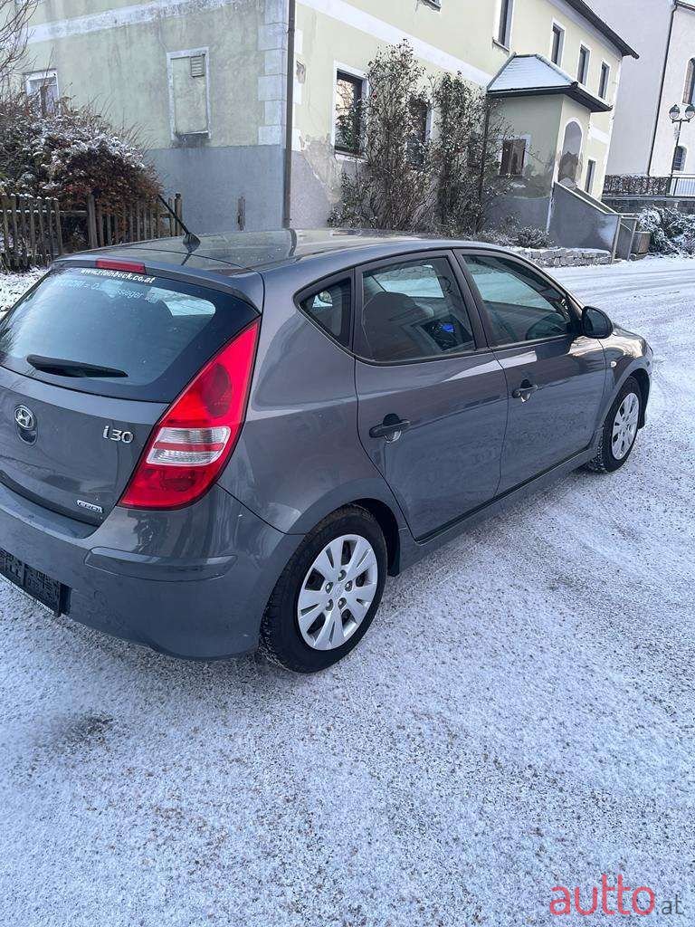 2010' Hyundai i30 photo #3