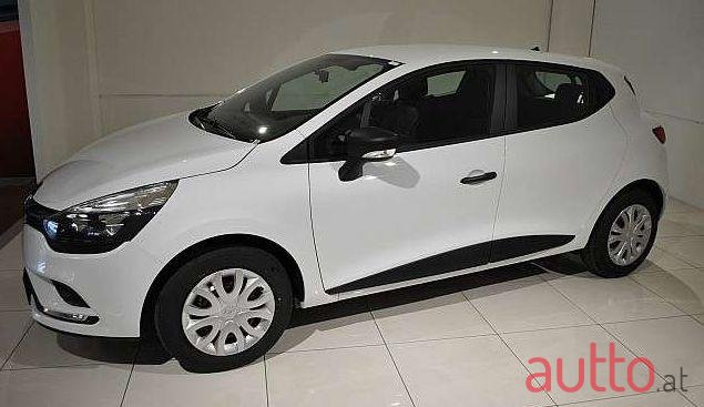 2019' Renault Clio photo #1