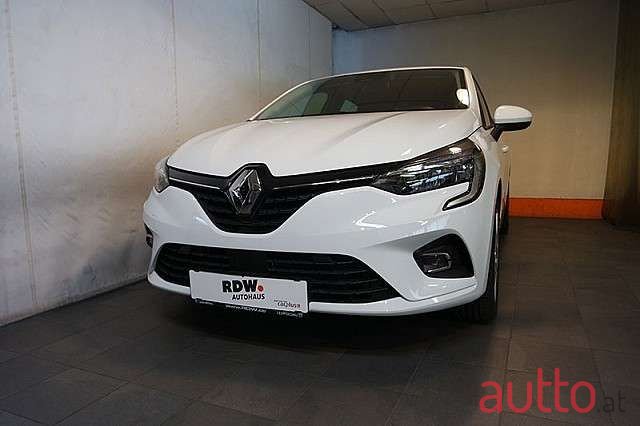 2022' Renault Clio photo #2