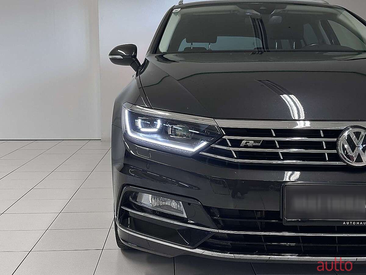2017' Volkswagen Passat photo #5