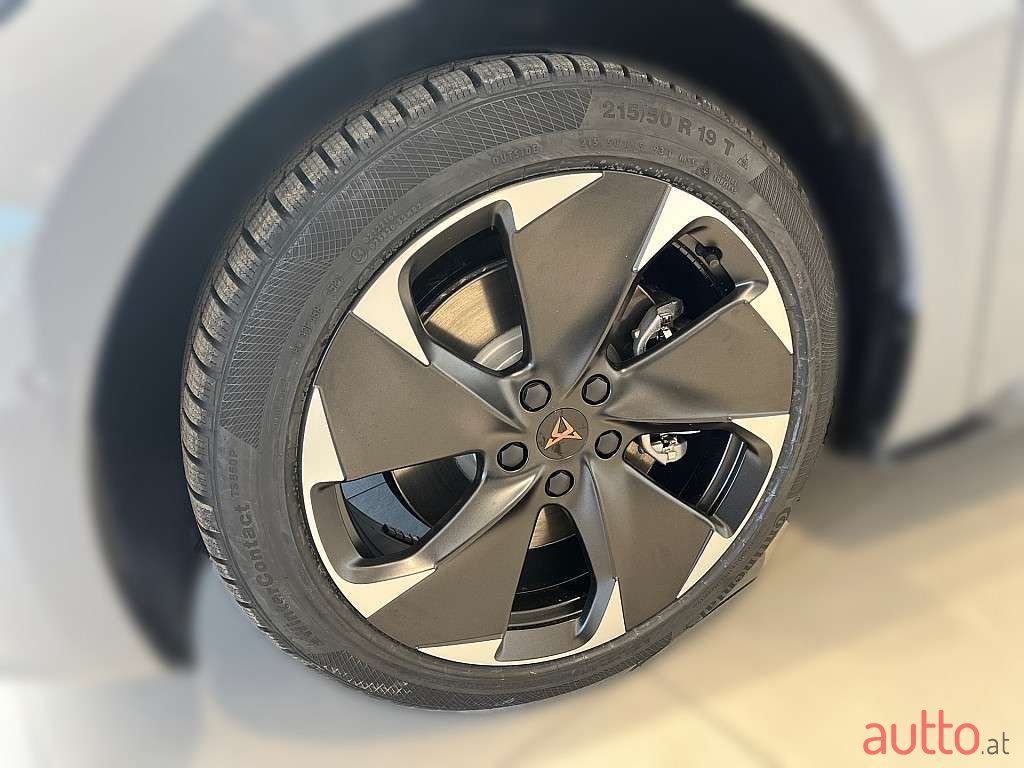 2023' Cupra Born photo #5