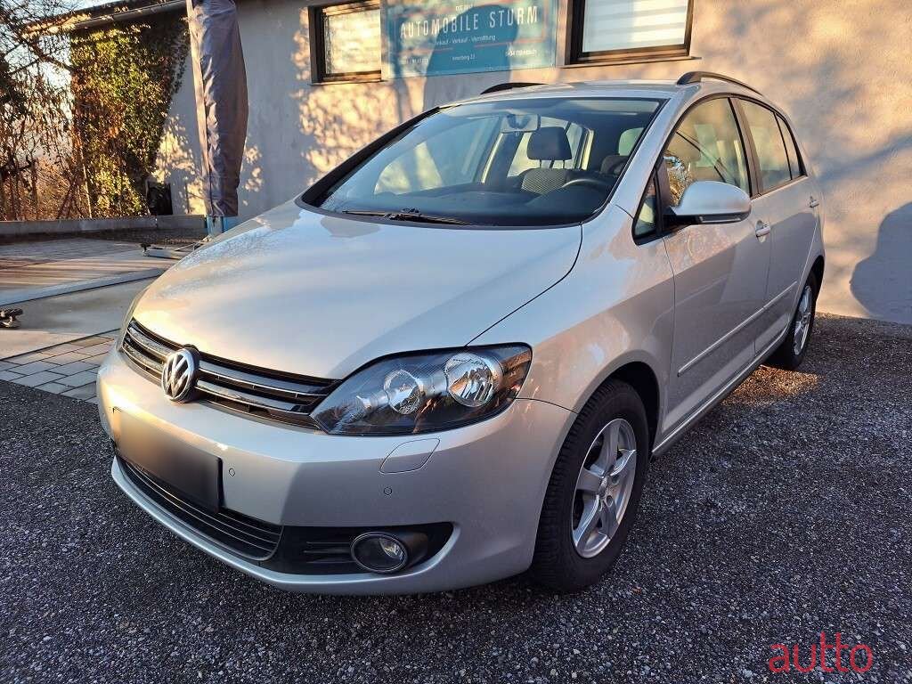 2013' Volkswagen Golf photo #1