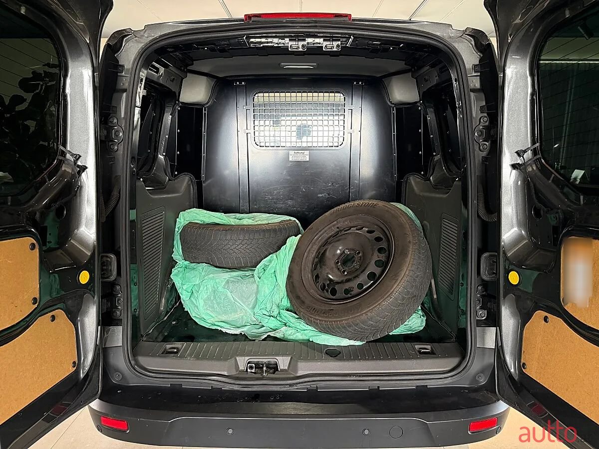 2023' Ford Tourneo photo #6