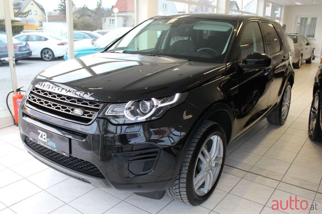 2018' Land Rover Discovery Sport photo #4