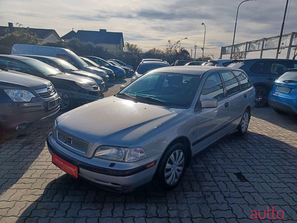 1999' Volvo V40 photo #1