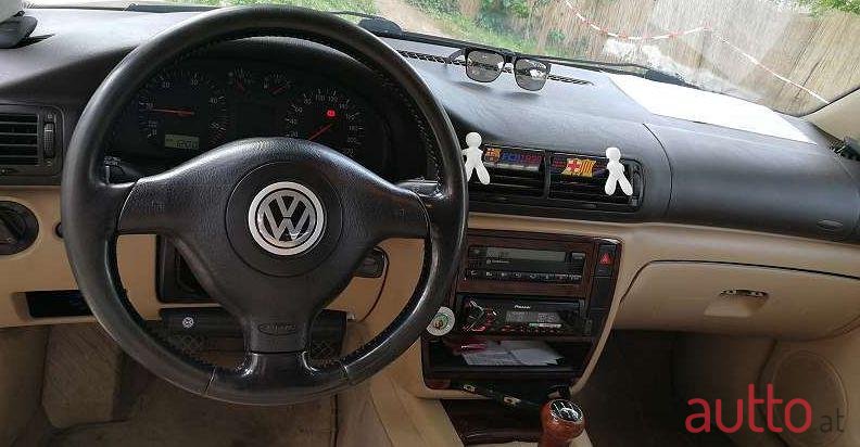 1999' Volkswagen Passat photo #2