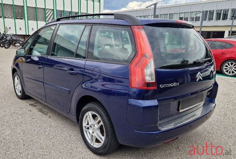 2008' Citroen C4 Picasso photo #3