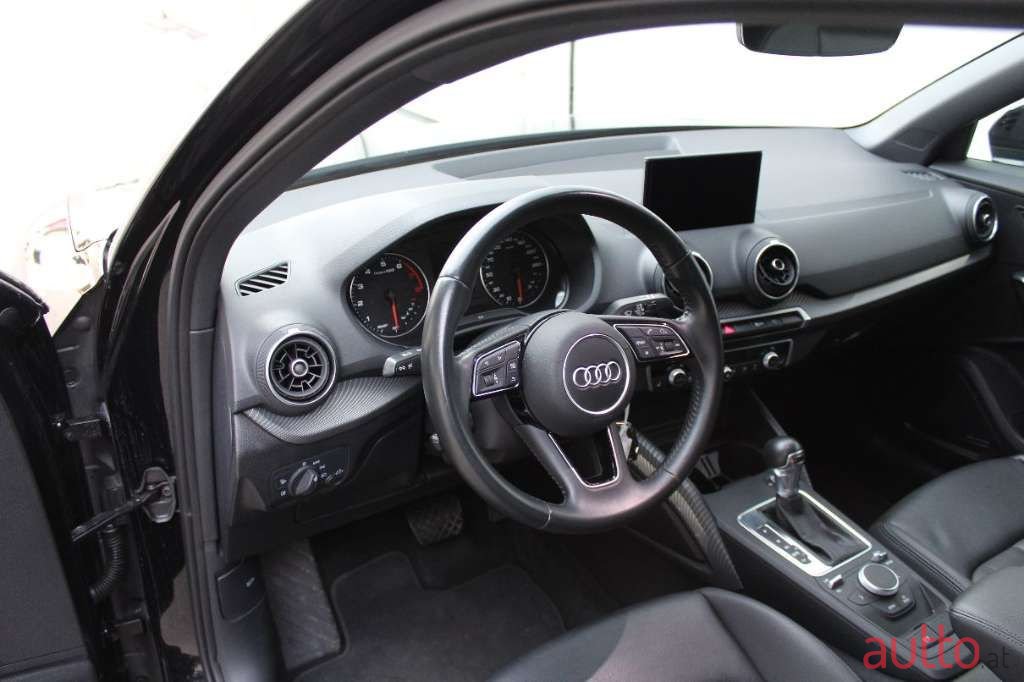 2020' Audi Q2 photo #3