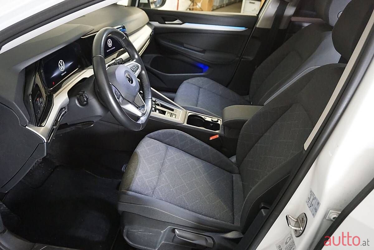 2022' Volkswagen Golf photo #6