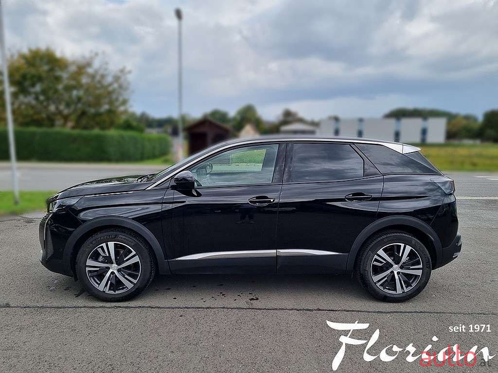 2022' Peugeot 3008 photo #1