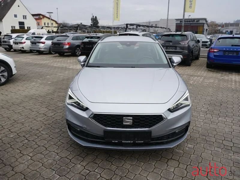 2022' SEAT Leon photo #2