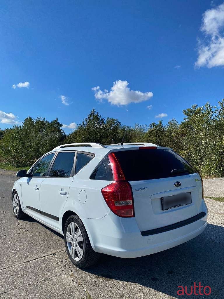 2010' Kia Ceed photo #3