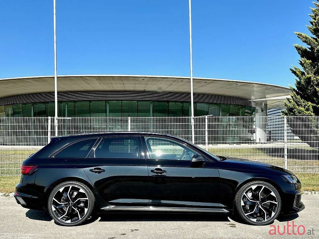 2018' Audi RS4 photo #5