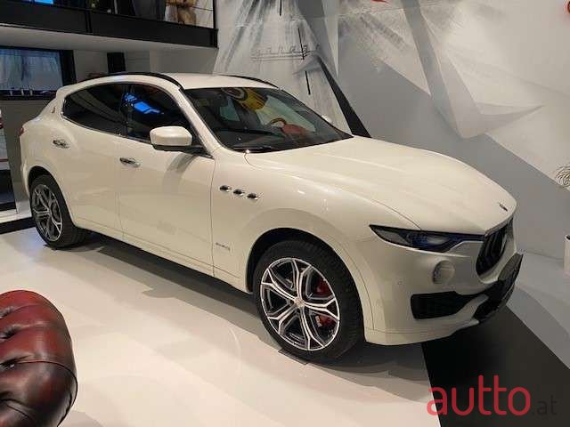 2017' Maserati Levante photo #1