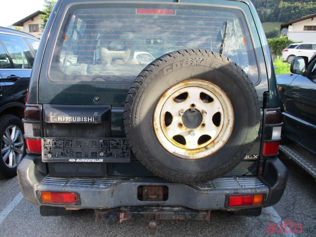 1999' Mitsubishi Pajero photo #5