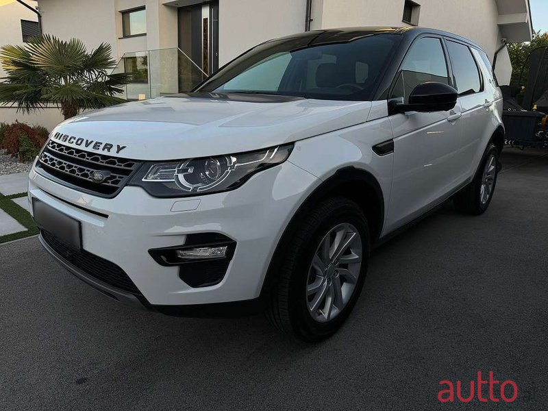 2018' Land Rover Discovery Sport photo #2