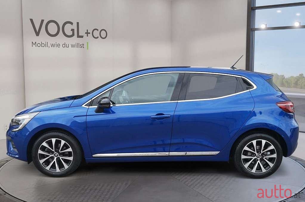 2021' Renault Clio photo #2