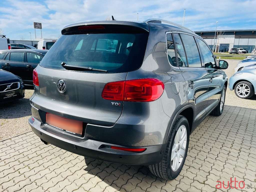 2012' Volkswagen Tiguan photo #4