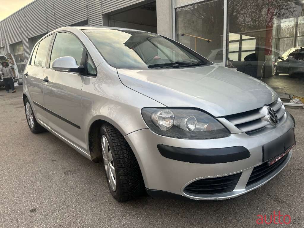 2006' Volkswagen Golf photo #3